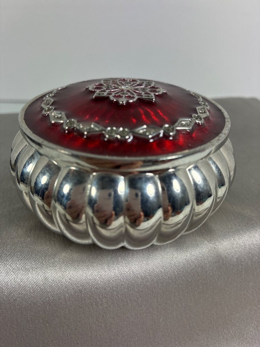 Vintage 2006 Red Enamel Jeweled Trinket Box - Picture 8 of 10